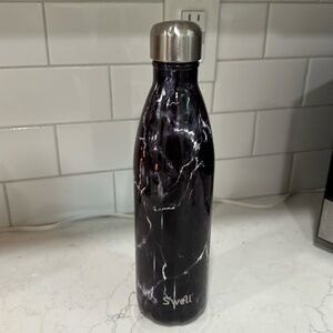 25 oz Black marble swell